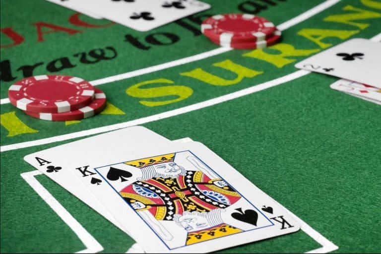 Live casino dealer table streamed on the 777 Scatter app